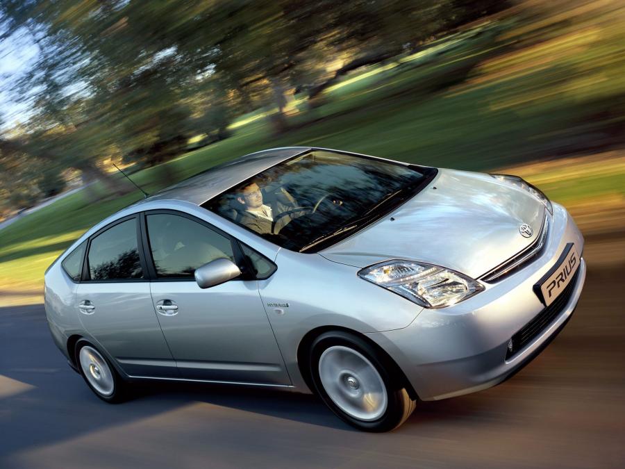  Toyota Prius 2003 года  (фото 18 из 30)